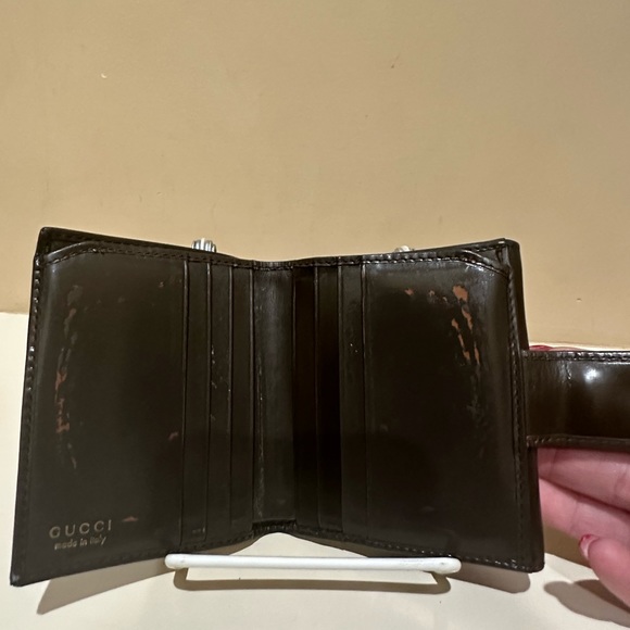 Gucci Brown Enamel Bifold Wallet - Picture 4 of 10